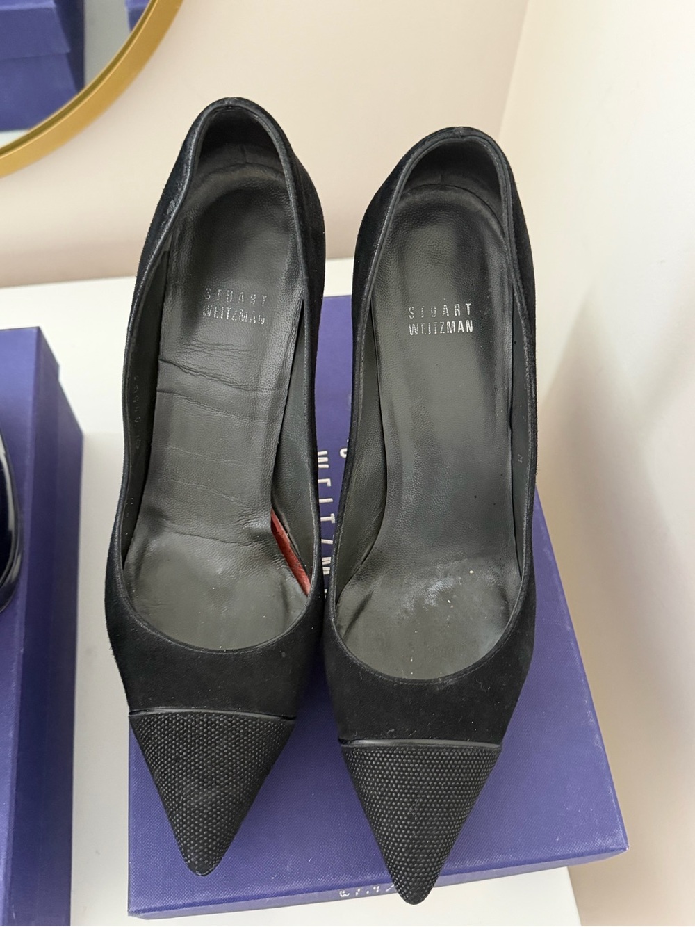 Stuart Weitzman Black Pointed Toe Textured Cap Pumps